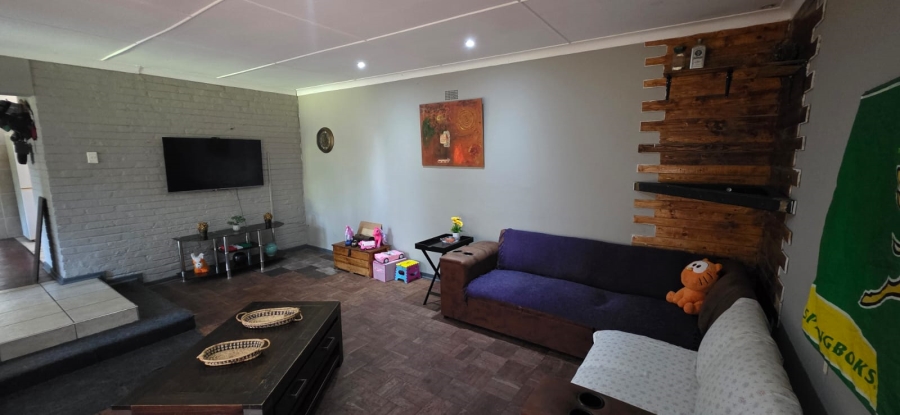 5 Bedroom Property for Sale in Songloed North West